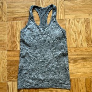 Lululemon swiftly tank, size 6